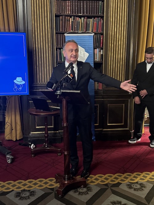 3 Ted Ingiltere Sapka İnkılabı