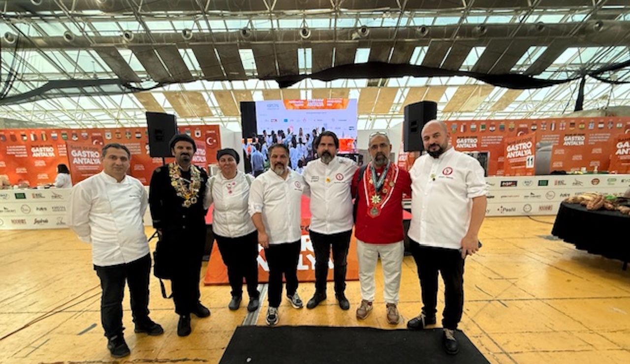 Ödüllü Şef Kemal Coskuncay, Gastroantalya 2025’Te İngiltere Adına Jüri Olarak Yer Aldı