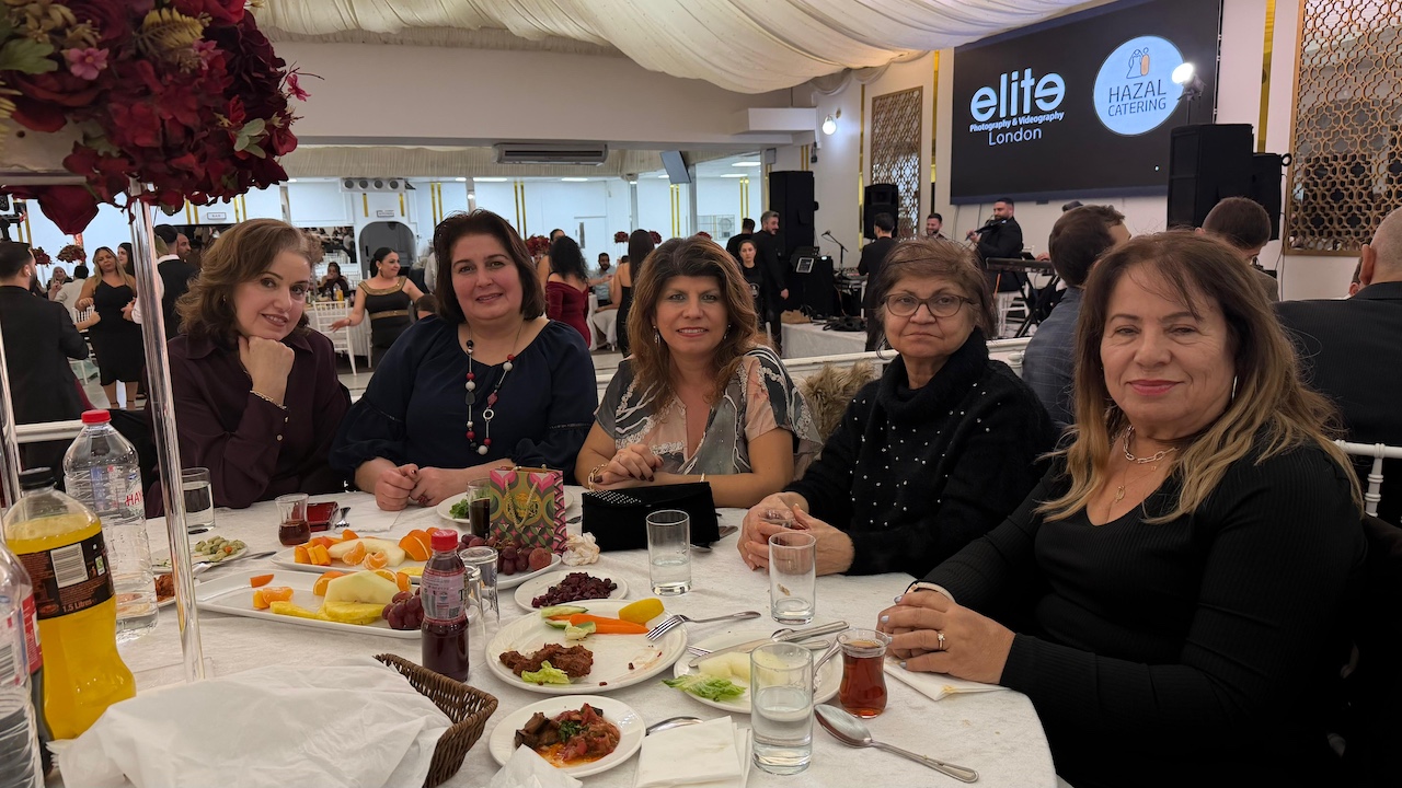 Ceyda Ve Rezvan Londra'da Dünyaevine Girdi 7