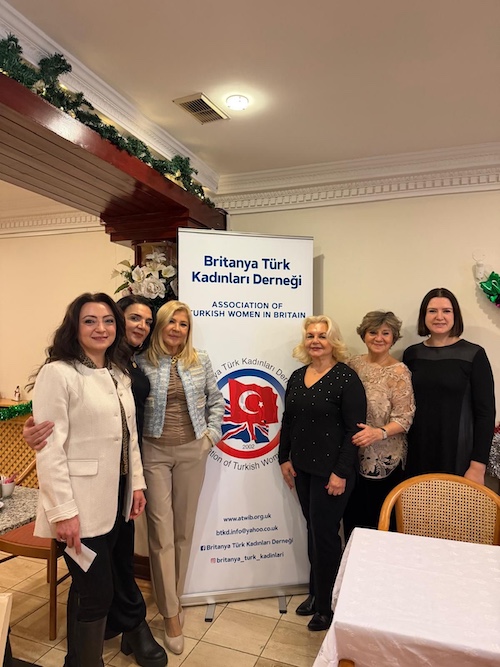 Özlem Bedeş Burcu Köstem Maviş Fuchs Itır Sökmen Vildan Durmaz Fundan Özensoy-1