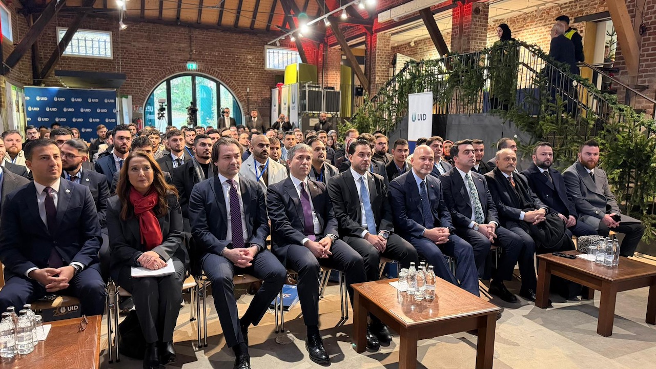 Ytb Başkanı Turus’tan Köln’de Irkçılık Ve İslamofobi Uyarısı