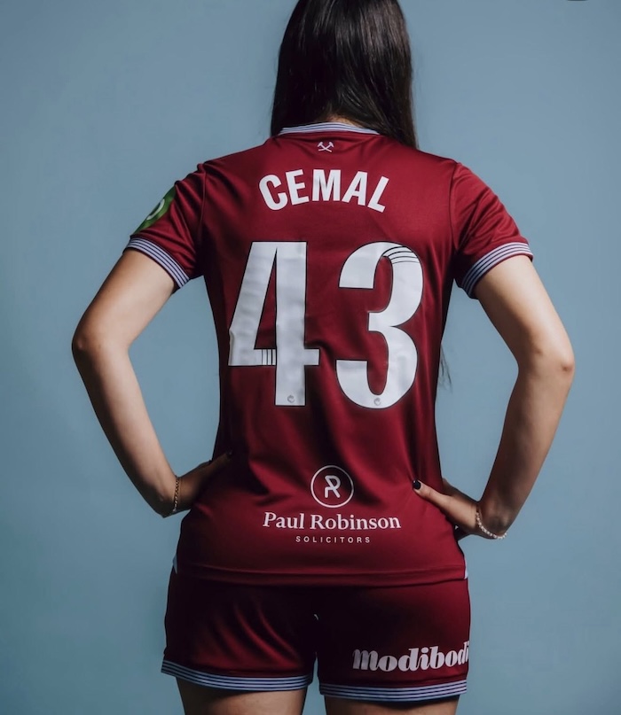 Kıbrıslı Türk Gencimiz Selin Cemal Londra