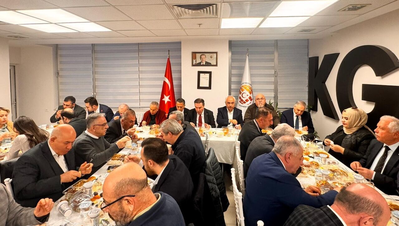 Ankara’da Kgk Iftarında Savaş Konuşuldu-1