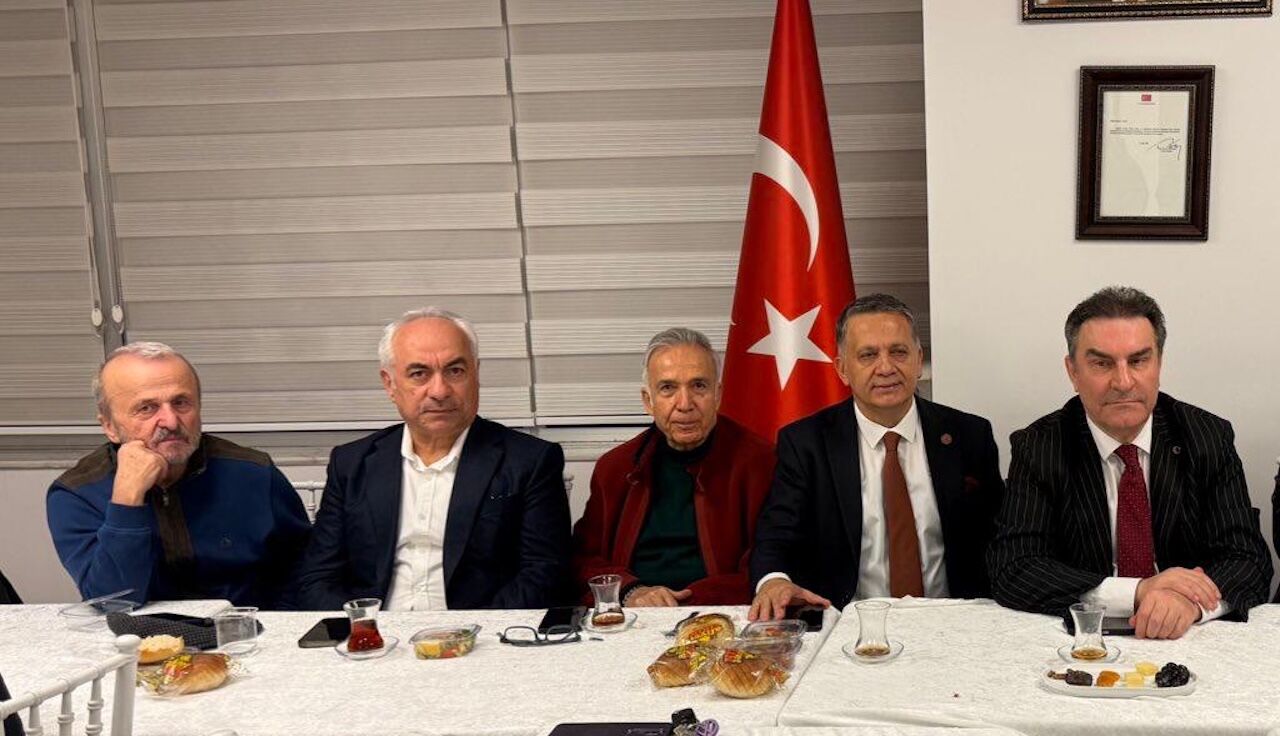 Ankara’da Kgk Iftarında Savaş Konuşuldu