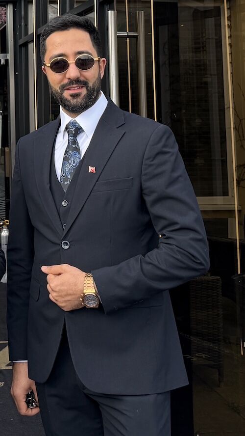 Enes Sanli Wickford Lux And Lush