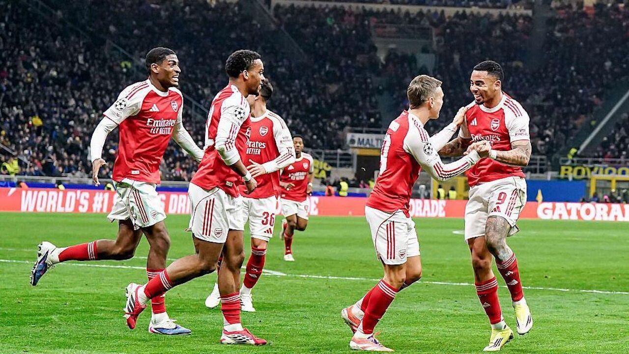 Arsenal 22 Yıl Sonra Premier Lig Şampiyonu 1