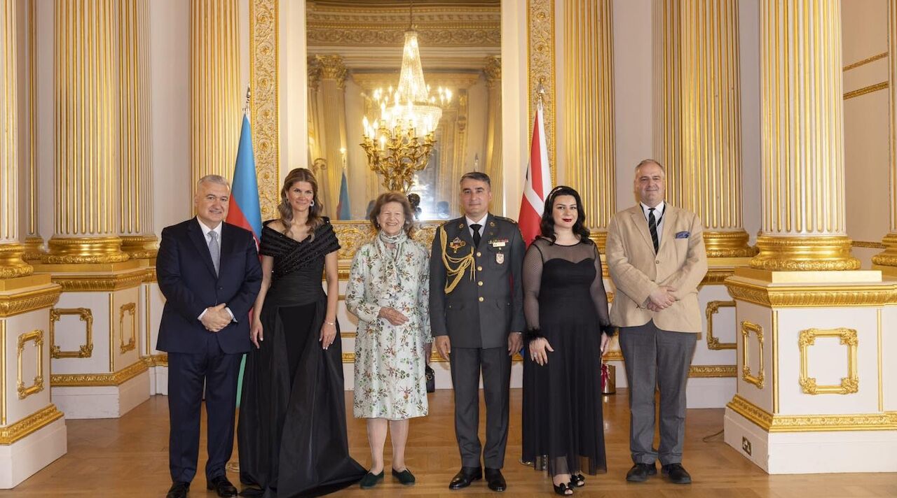 Azerbaycan Bagimsizilik Gunu Ingiltere Londra 2