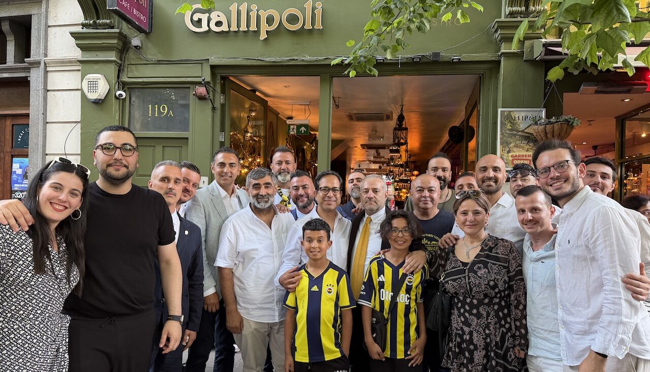 Aziz Yıldırım Londra’da Fenerbahçelilerle Buluştu 2