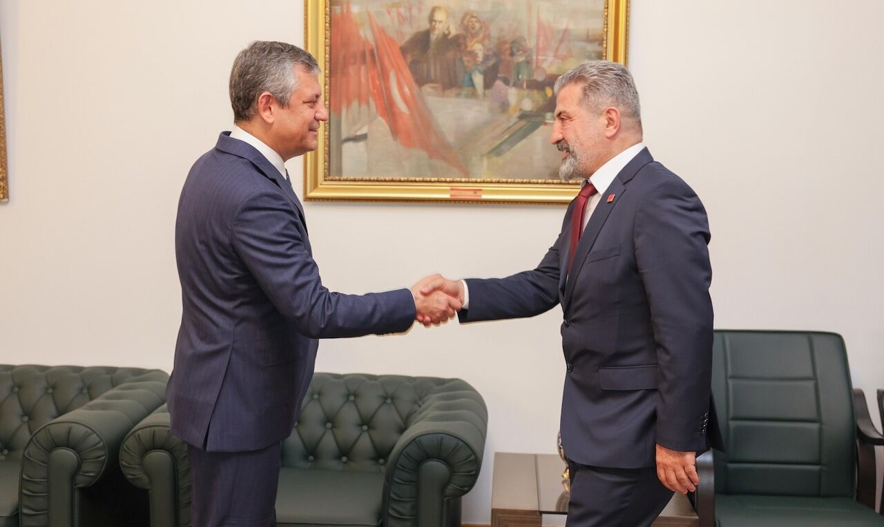 Chp İngiltere Birliği Özgür Özel Ile Görüştü-1