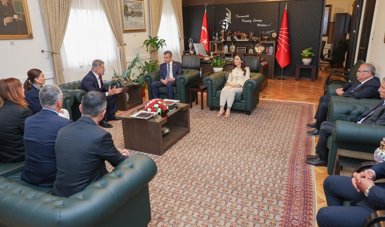 Chp İngiltere Birliği Özgür Özel Ile Görüştü-2