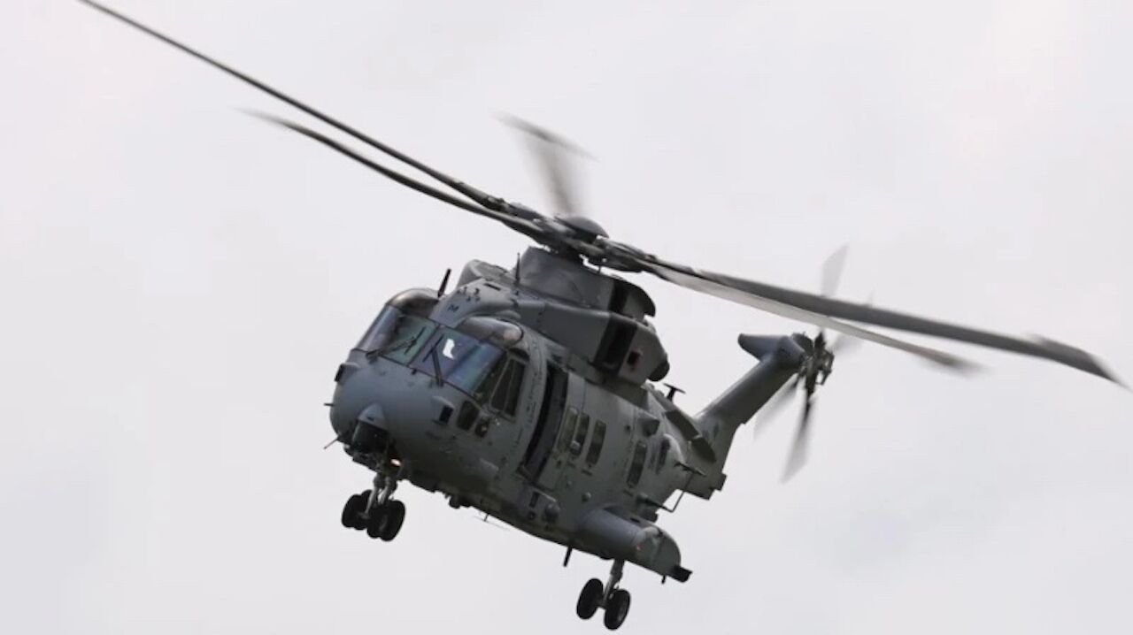 Kraliyet Donanması Helikopteri Düştü 3 Ölü