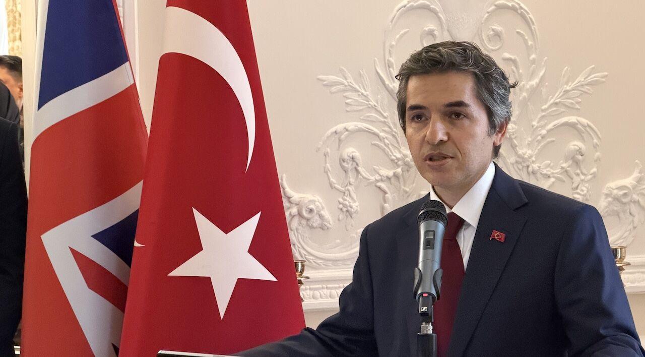 Londra Buyukelcisi Zafer Bayram 0. 1