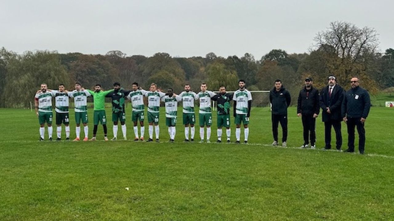 Londra Türkmenköy FC, AFC Oakwood'u kupadan eledi