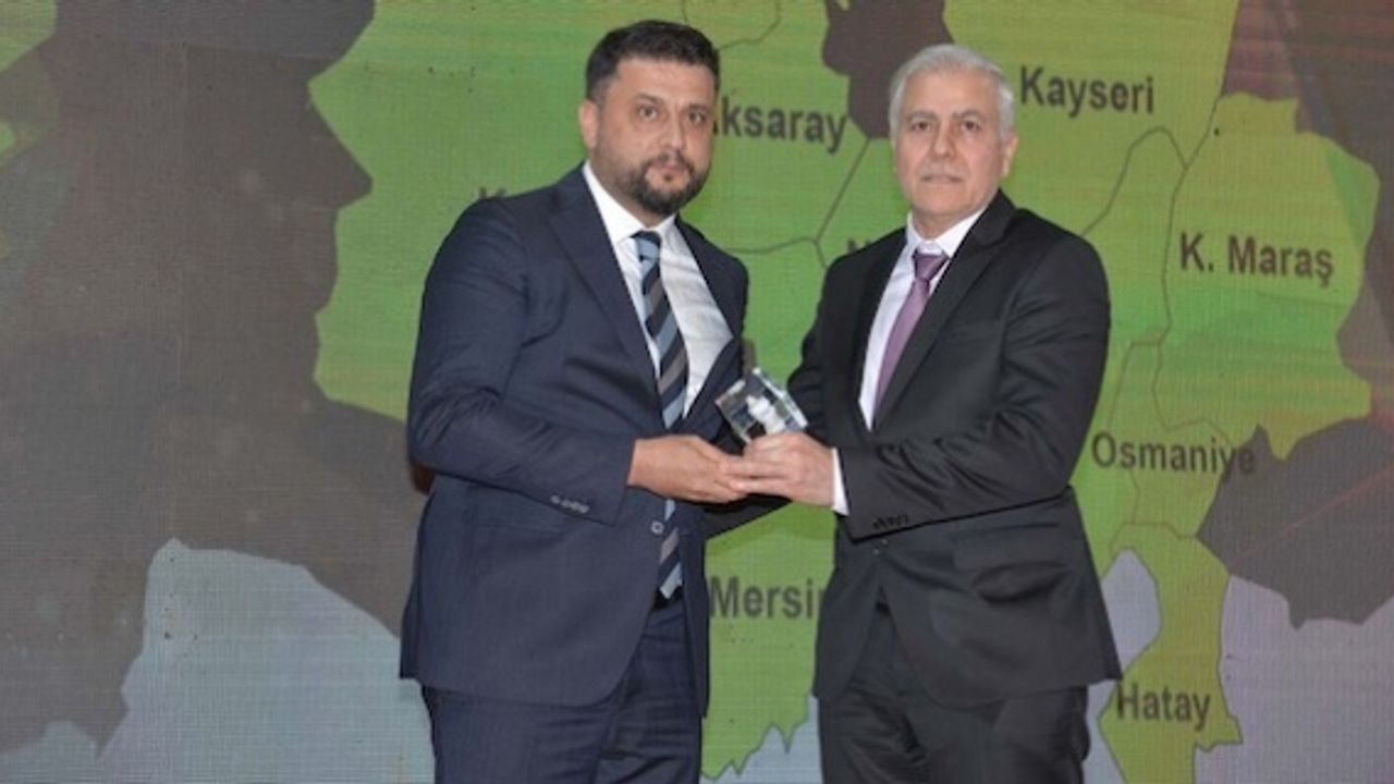 Avrupalı Türk Markalar Birliği Başkanı Vehbi Keleş'e yılın markası ödülü