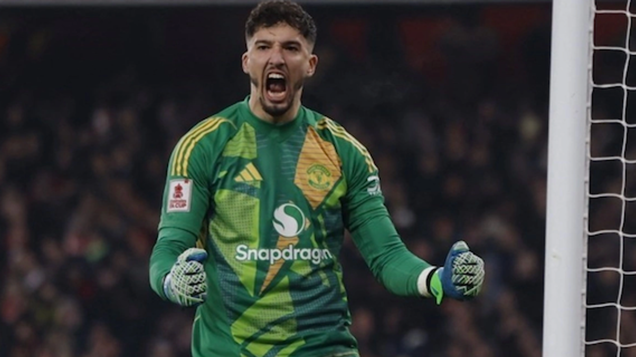 Altay Bayındır İngiltere'de penaltı kurtarışlarıyla gündem oldu