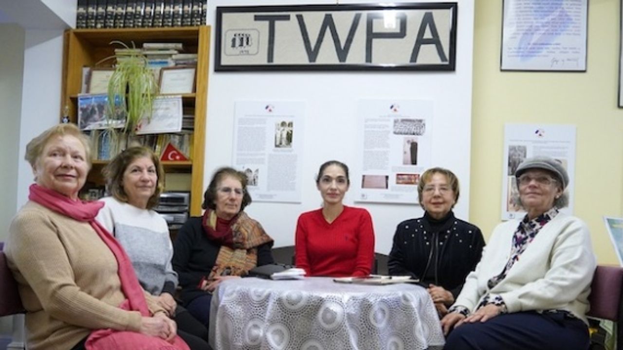 İngiltere Türk Kadınları Yardım Derneği, depremzede çocukları bayramda sevindirecek