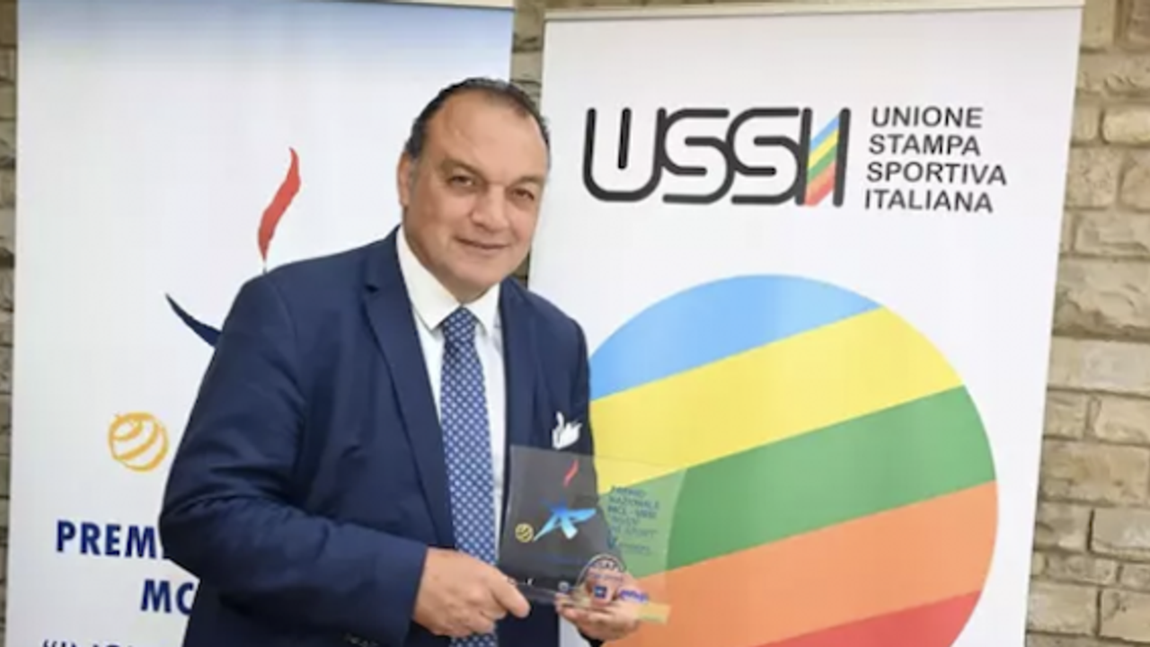 Türk Gazeteci Dündar Keşaplı, İtalya Floransa'da ödül kazandı