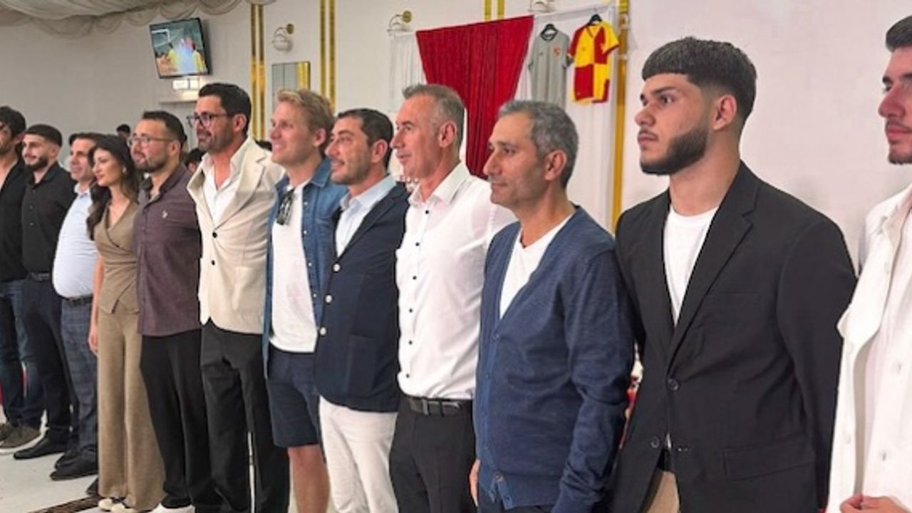 Londra Göztepe Futbol Okulu’na Ankersen’den ziyaret