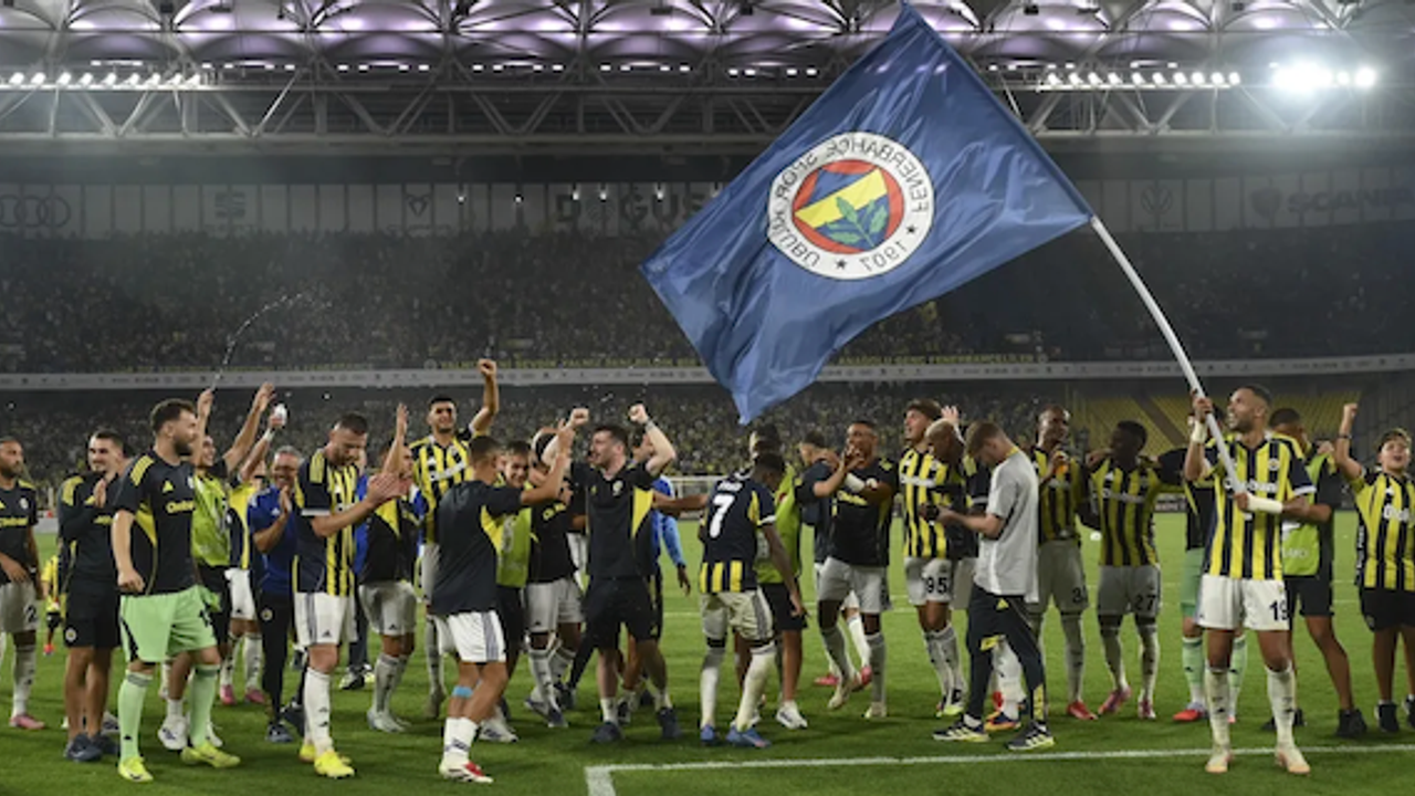 Hollanda basınında Fenerbahçe'nin zafer manşetleri