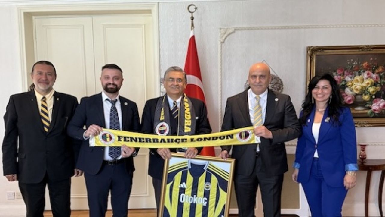 Fenerbahçeliler’den Londra Başkonsolosu Hasan Ulusoy’a ziyaret
