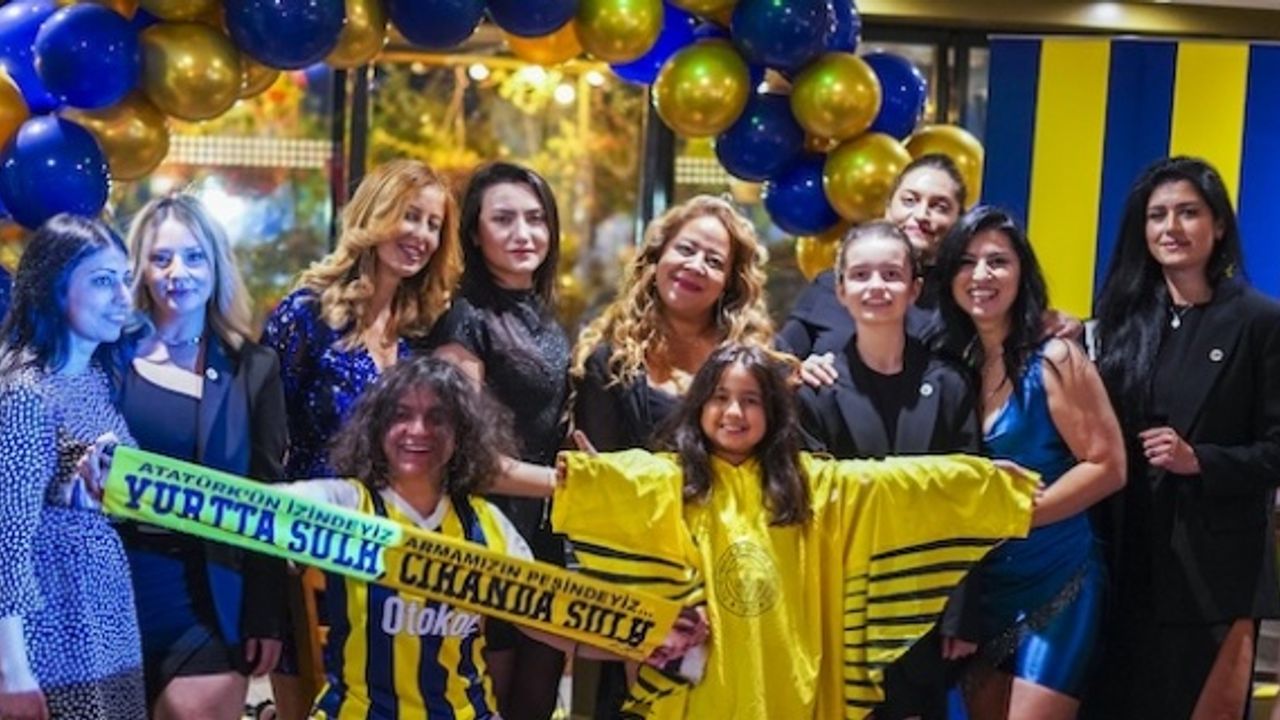 İngiltere'de Dünya Fenerbahçeli Kadınlar Günü Coşkuyla Kutlandı