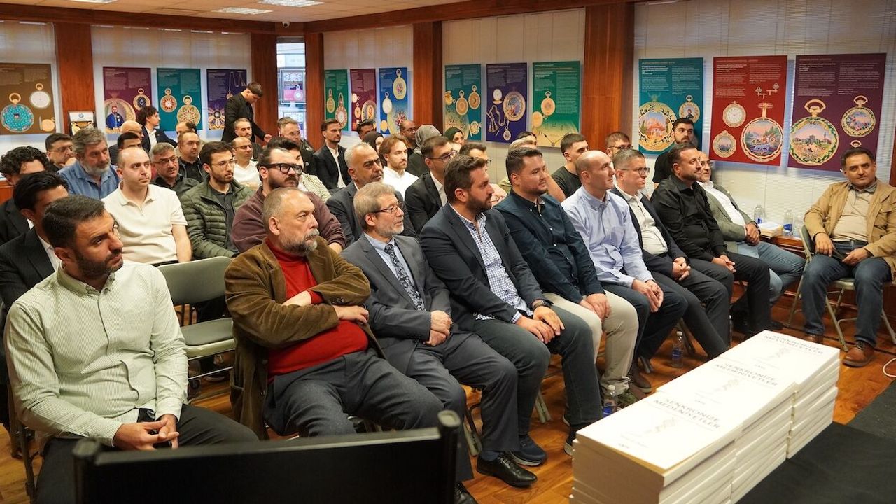 Sebat İkra Kitap Kulübü ve 'Senkronize Medeniyetler' Kitabı Okurlarla Buluştu