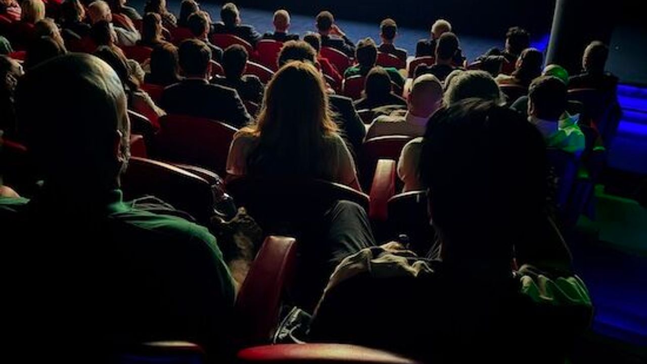 Londra'da Kıbrıs Türk Filmi "Displaced"e Yoğun İlgi