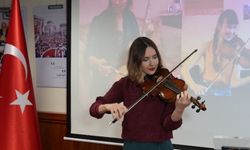 Harvard'lı etnomüzikolog ve keman virtüözü Wozniak'tan Fikrimin İnce Gülü performansı