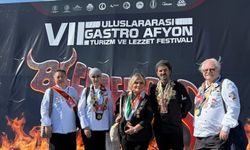 İngiltere’den Şef Kemal Coskuncay'un katıldığı Gastro Afyon Festivalinde Dev Tavada Guinness Rekoru