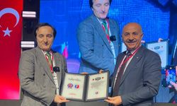 Yılın Gazetecisi Vatan Öz seçildi