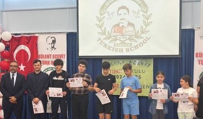 Bülent Ecevit Türk Okulu Londra'da tatile girdi