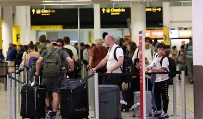 İngiltere Alarmda: Orta Doğu’da Uçuşlar İptal