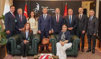 CHP İngiltere Birliği Özgür Özel ile görüştü