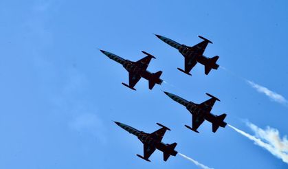 Türk Yıldızları Fethiye Semalarında Nefes Kesti
