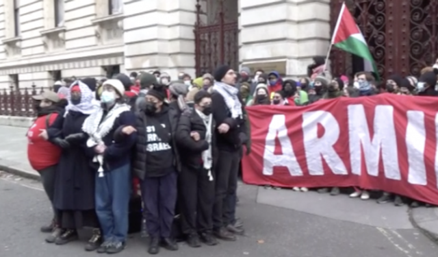 İngiltere'nin İsrail'e tüm silah satışını sonlandırması çağrısında bulunuldu