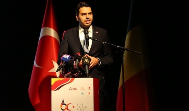 Belçika'da zafere ulaşan Saint-Josse Belediye Başkanı Emir Kır’a Eren'den tebrik