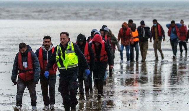 İngiltere'nin yeni mülteci politikası BM sözleşmesine aykırı mı