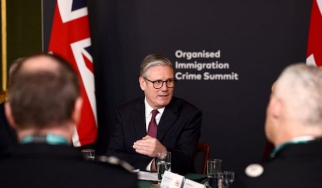 İngiltere Başbakanı Keir Starmer, 24 binden fazla kişiyi sınır dışı ettiklerini açıkladı