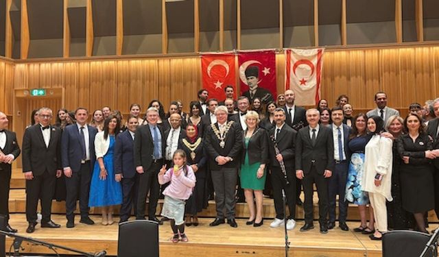 West Midlands Türk Toplumu'ndan Royal Birmingham salonunda Türk sanat müziği