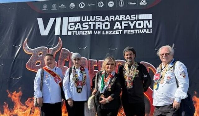 İngiltere’den Şef Kemal Coskuncay'un katıldığı Gastro Afyon Festivalinde Dev Tavada Guinness Rekoru