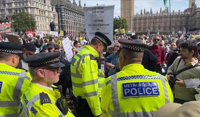 Londra’da Filistin Destekçisi Gösteride 86 Gözaltı
