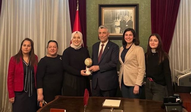 Bakan Bolat, USİKAD UK Heyetini Londra’da Kabul Etti