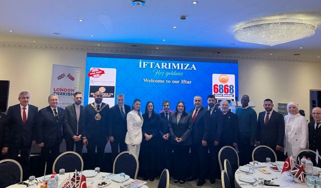 Londra’da Türk Toplumu İftar Sofrasında Buluştu