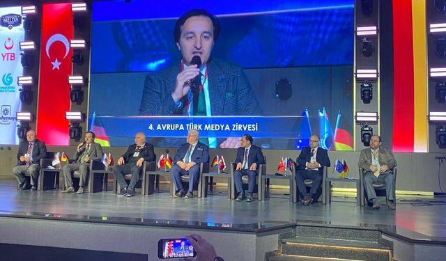 Avrupa’da Yılın Gazetecisi ödülü, İngiltere'den gazeteci Vatan Öz’e verildi