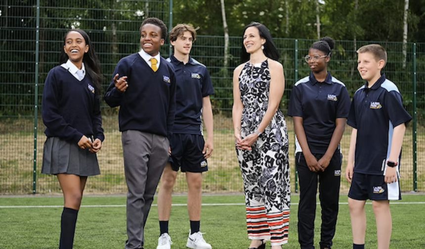 Laurel Park Okulu, Tüm Alanlarda ‘İyi’ Ofsted Derecesini Kutluyor