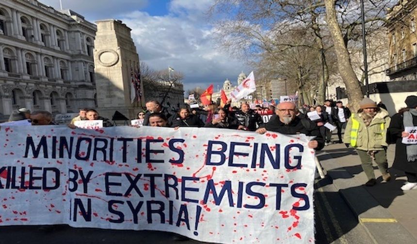 Alevi katliamına Londra'dan protesto, Türkiye'den çağrı
