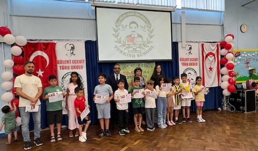 Bülent Ecevit Türk Okulu Londra'da tatile girdi