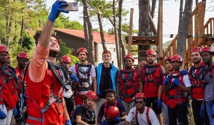 Türkiye Yurtdışı Türkler Dünya Gençliğini Buluşturdu