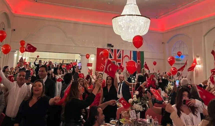 Cumhuriyetin 102. Yılına Londra’da anlamlı kutlama