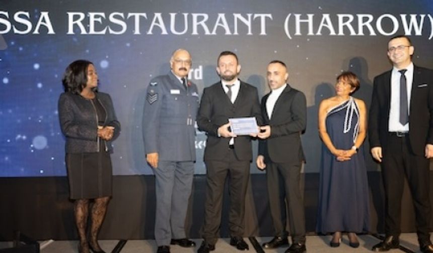 İngiltere Türk Restoran ve Paket Servis Yarışması Turta'da ödüller dağıtıldı